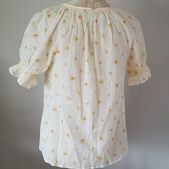 Madewell Smocked Button-Up Top in French Daisies - Picture 6 of 7